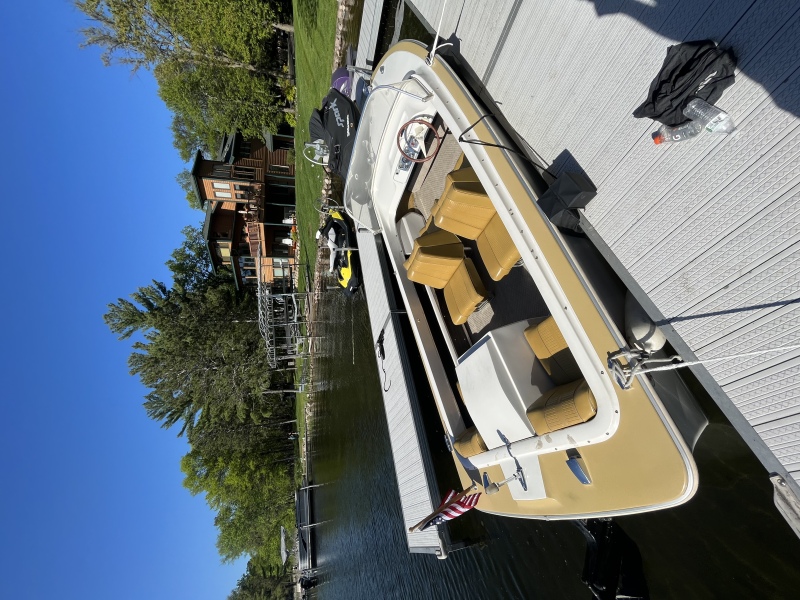 Small boats For Sale by owner | 1966 17 foot Larson All American 
