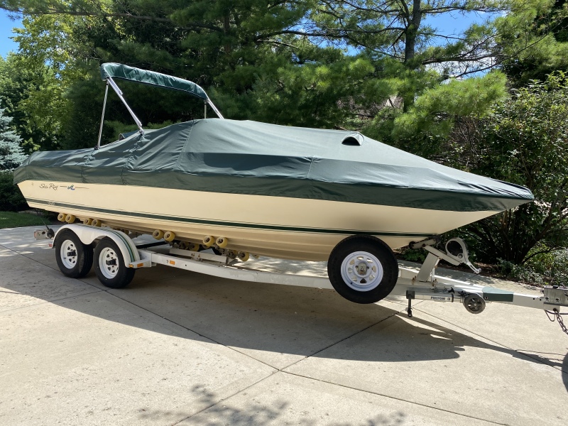 Boats For Sale in Algonquin, IL by owner | 1987 23 foot Sea Ray Sorreo
