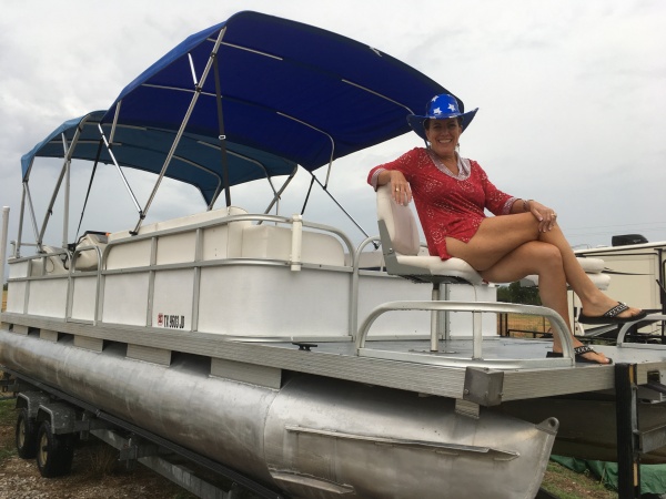 Power boats For Sale by owner | 1999 24 foot Other Beachcomber