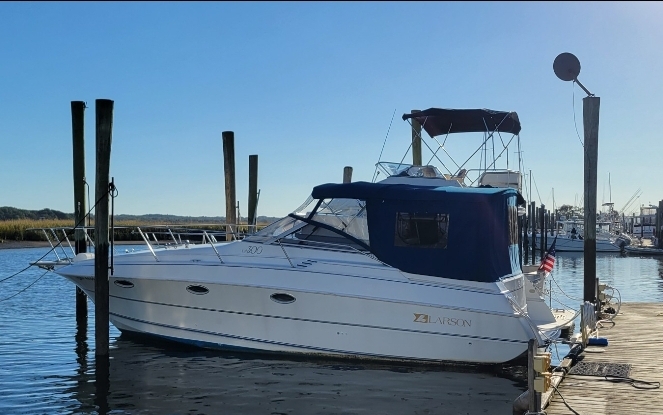 Boats For Sale in Keansburg, NJ by owner | 1994 30 foot Larson Cabrio