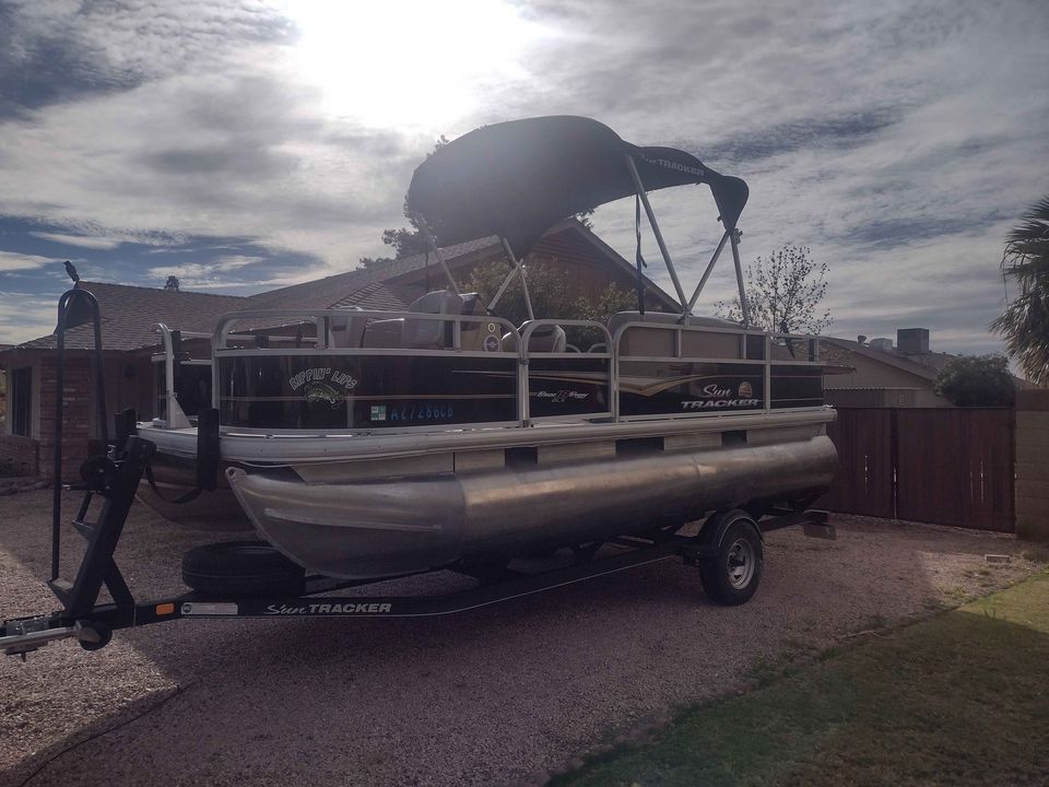 Sun Tracker Pontoon Boats For Sale by owner | 2019 Sun Tracker Bass Buggy 18 DLX