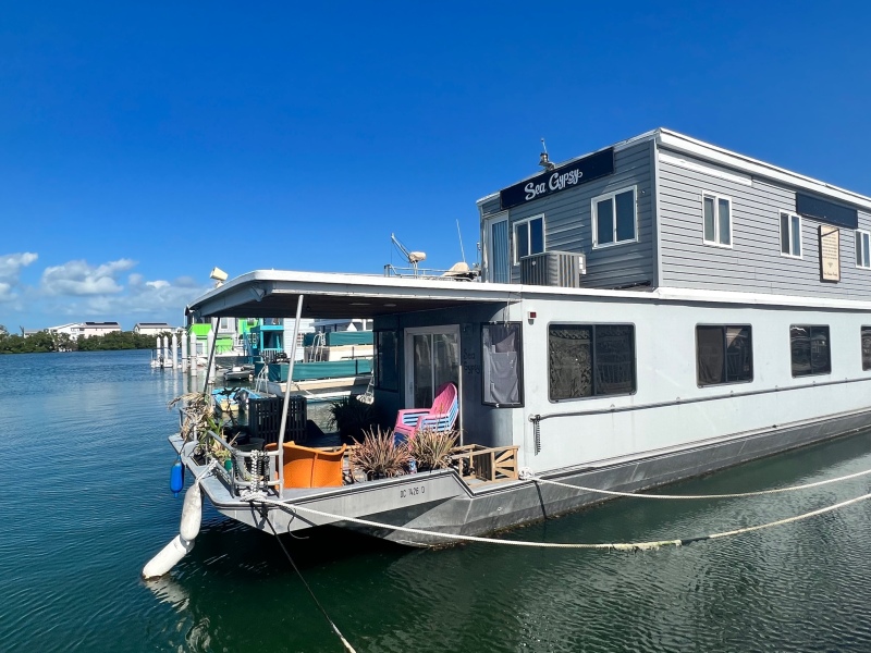 Houseboats For Sale by owner | 1996 64 foot Sunstar Houseboat