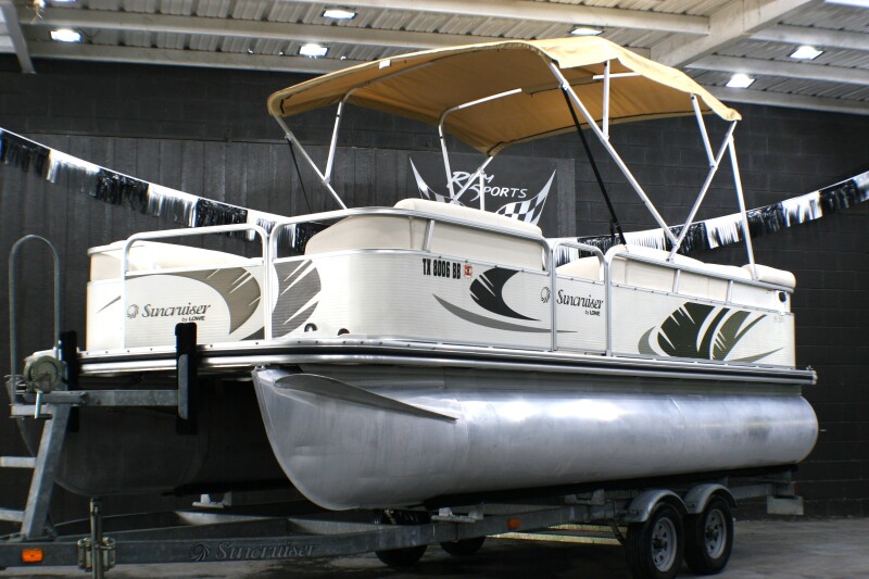 Pontoon Boats For Sale by owner | 2009 Lowe Sun Cruiser SS200