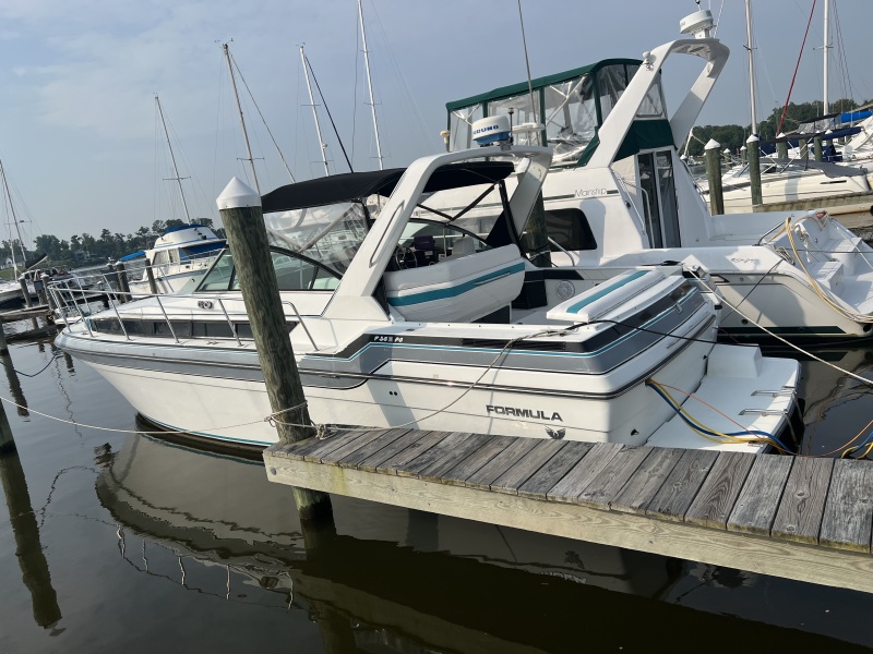 cruiser Boats For Sale by owner | 1989 Formula Cabin Cruiser 35 PC 