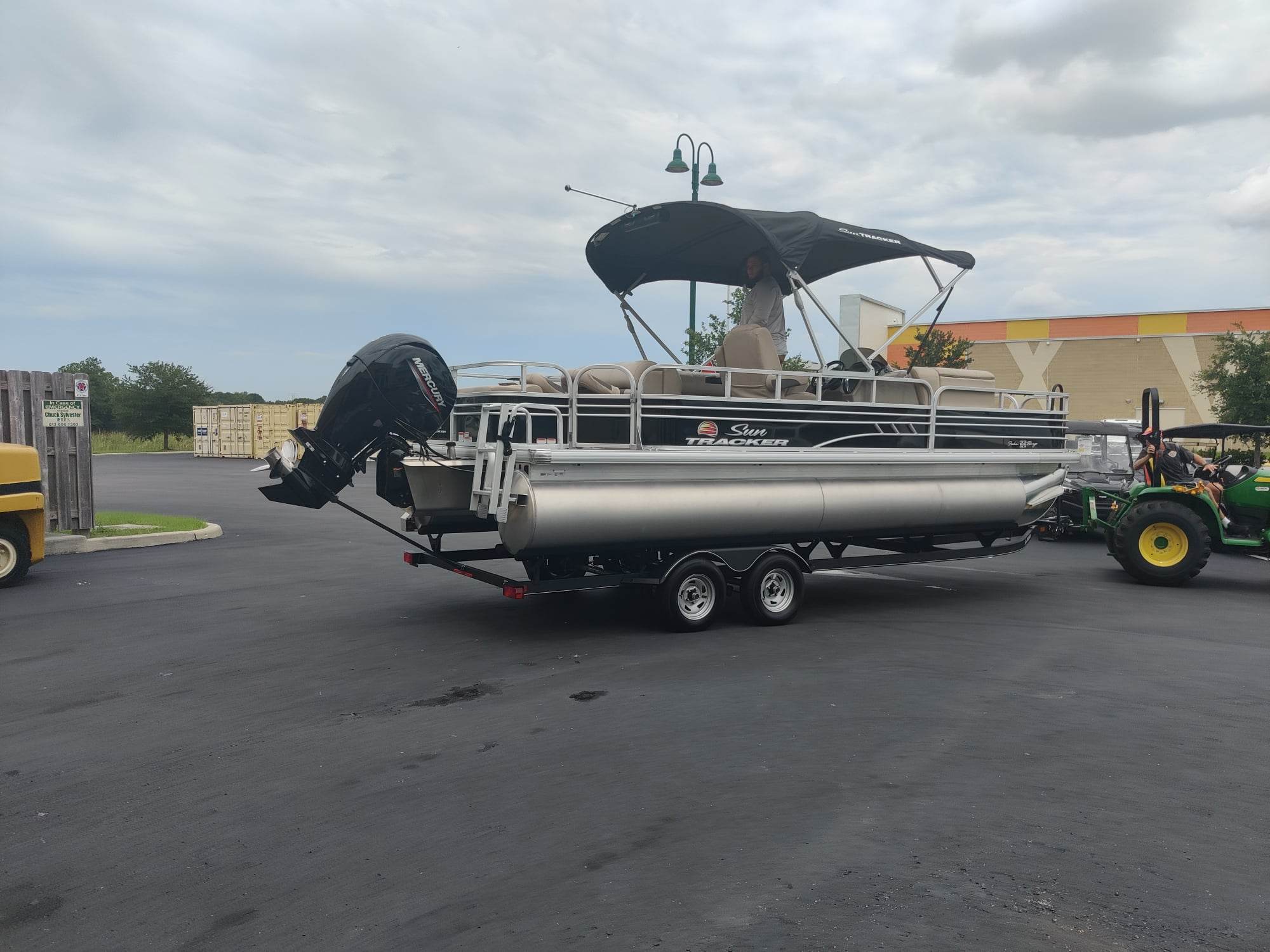 Tracker Fishing boats For Sale by owner | 2020 Sun Tracker Fishin' Barge 22 DLX