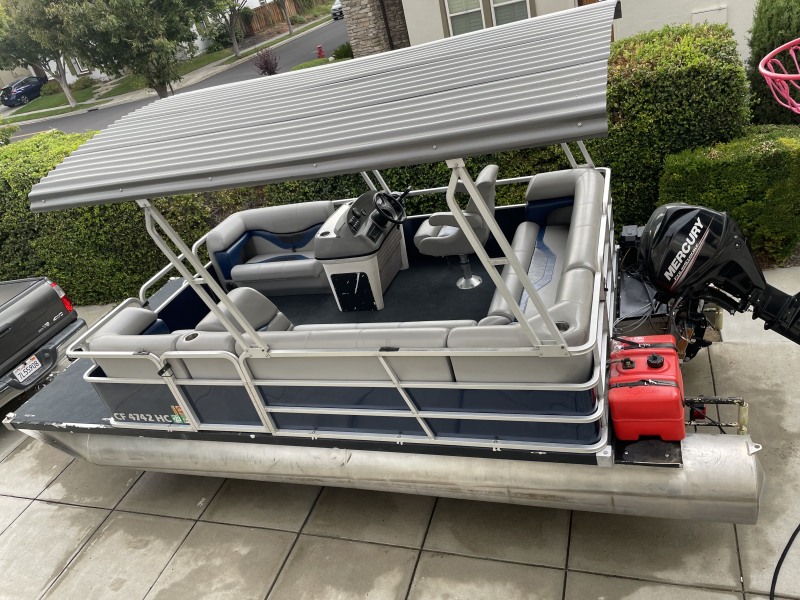 Pontoon Boats For Sale by owner | 2020 24 foot Kayot Commodore