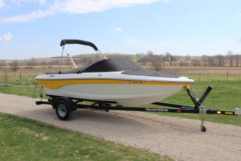 Rinker Power boats For Sale by owner | 2016 Rinker 186 BR