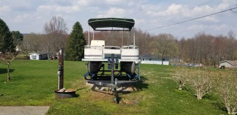 Pontoon Boats For Sale by owner | 1999 20 foot Other Millennium II