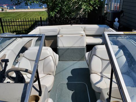 Power boats For Sale in New York by owner | 2000 19 foot Bayliner Capri