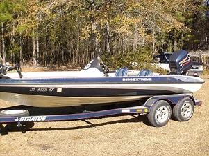 1999 Stratos 21SS Extreme Power boat for Sale in Moncks Corner, SC