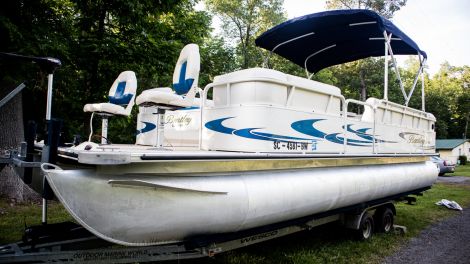 Pontoon Boats For Sale by owner | 2006 24 foot BENTLEY Fish And Ski
